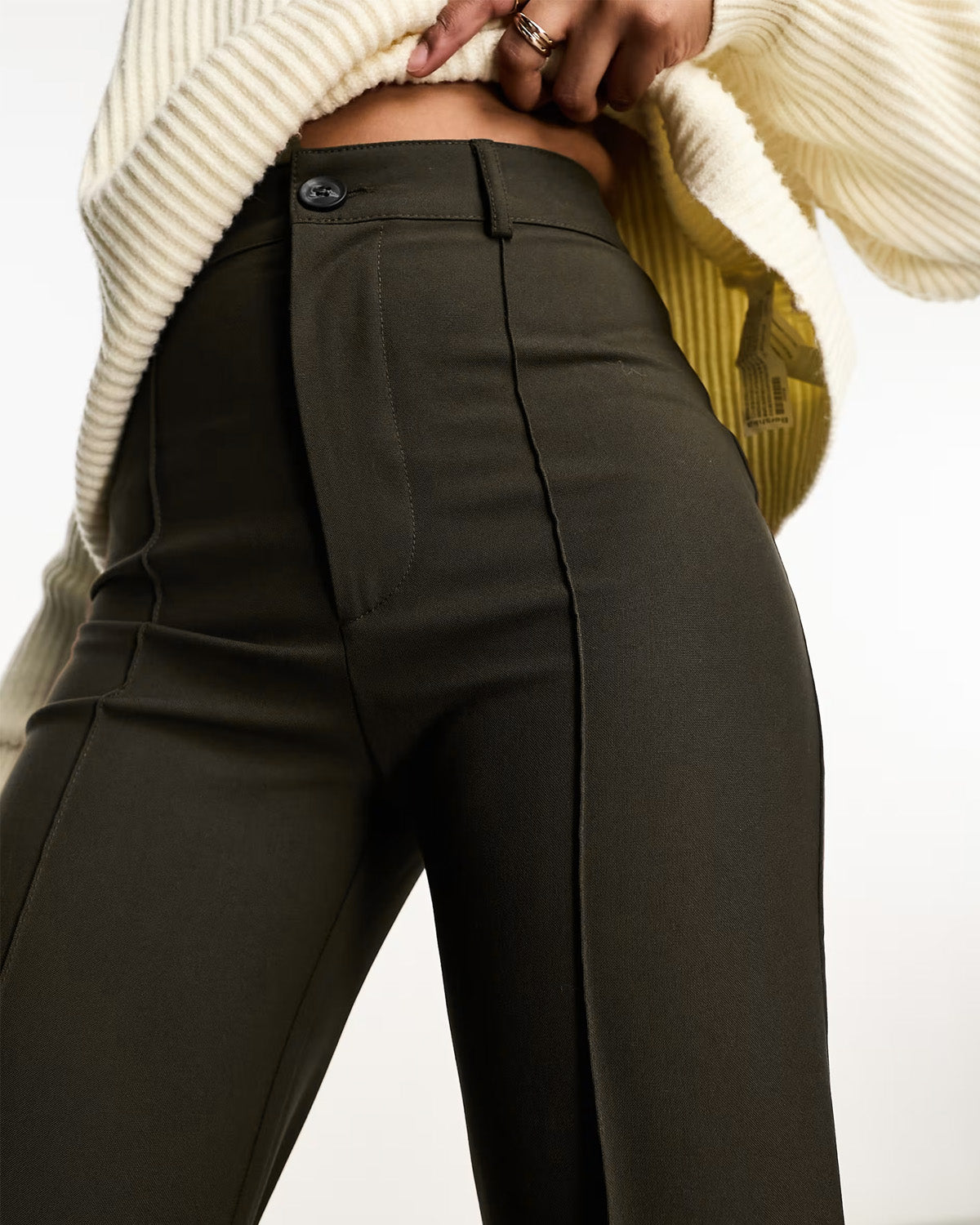 PINTUCK PLEATS PANTS
