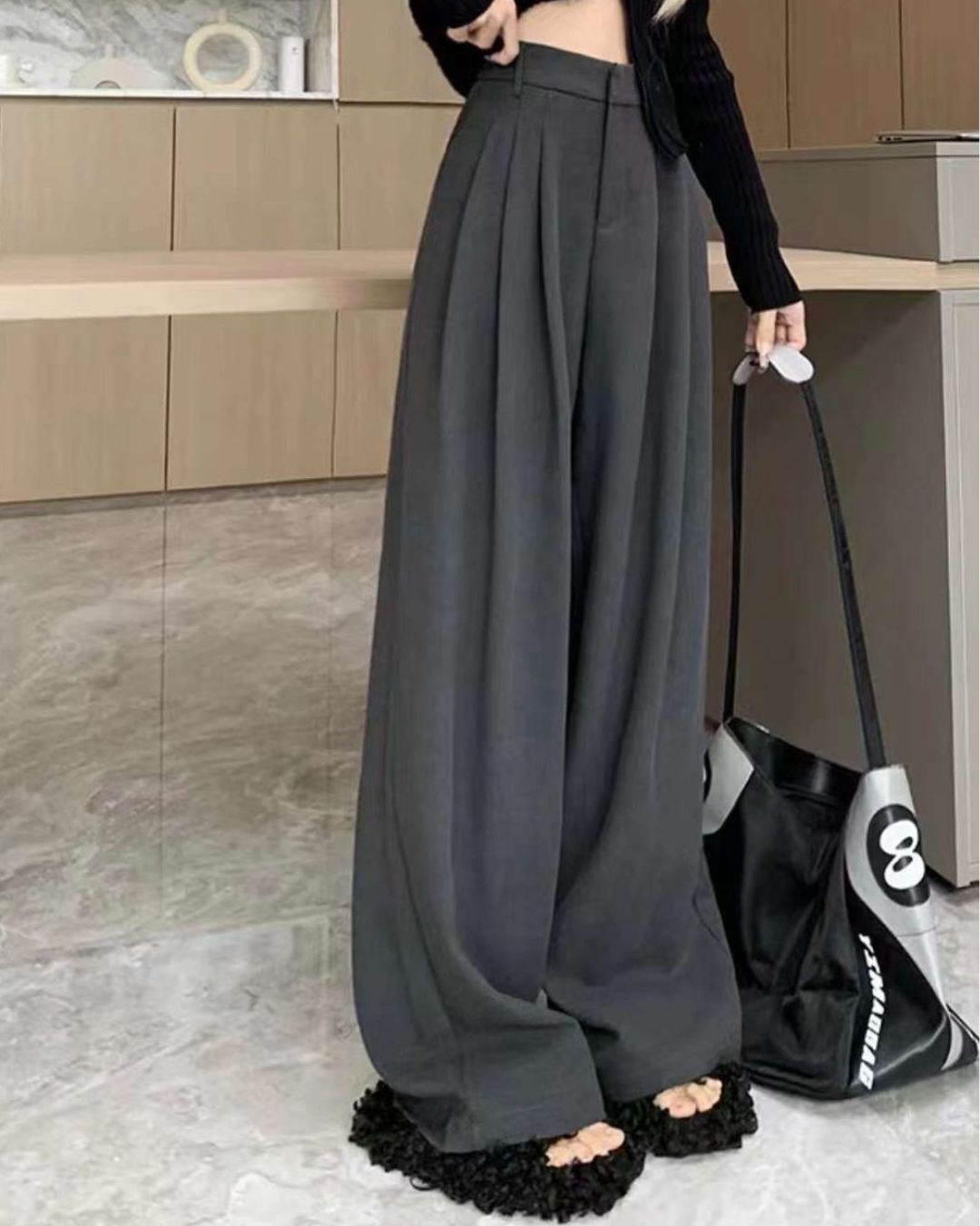PLEATED STRAIGHT PANTS