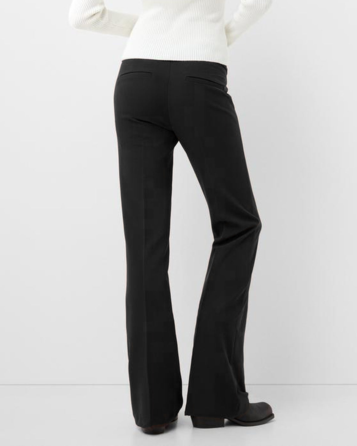 WELT IN POCKET STRAIGHT PANTS